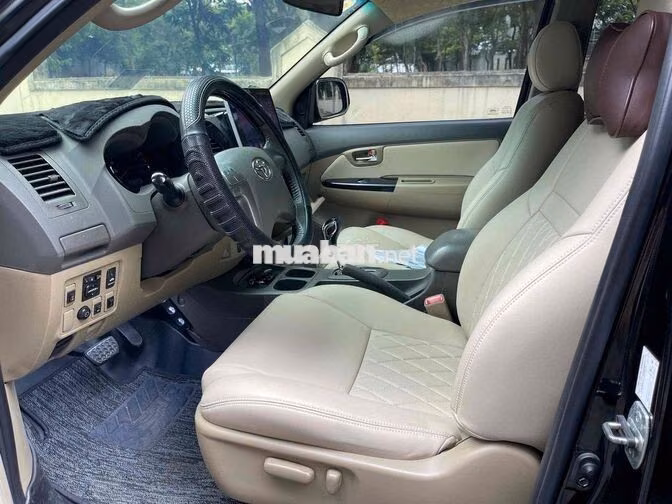 Toyota Fortuner 2.7V AT 2013 Đen Tự động