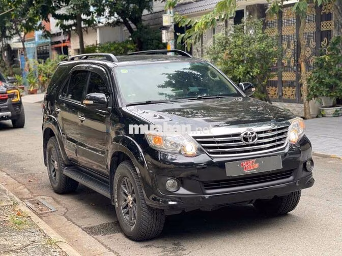Toyota Fortuner 2.7V AT 2013 Đen Tự động