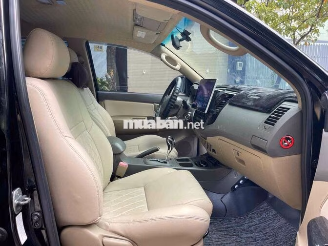 Toyota Fortuner 2.7V AT 2013 Đen Tự động
