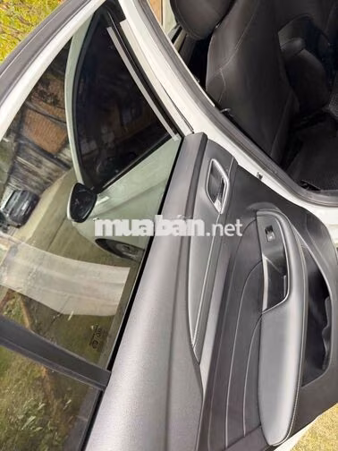 MG MG5 Trắng 32800 km