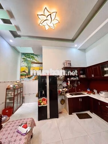 Nhà đẹp công viên  Lãnh Binh Thăng, Q11. 192m2- 4 tầng