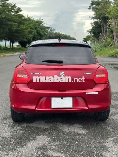 Suzuki Swift 2022 đỏ 2 vạn km