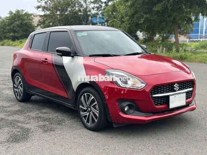 Suzuki Swift 2022 đỏ 2 vạn km