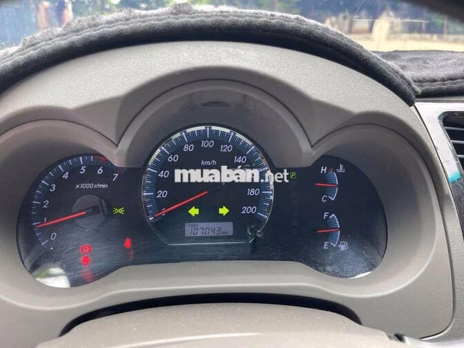 Toyota Fortuner 2013 2.7V,máy xăng,1 cầu,màu đen
