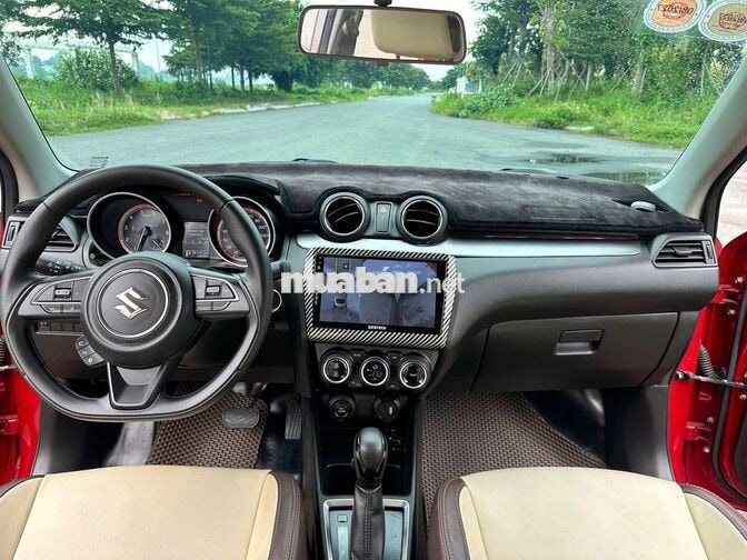 Suzuki Swift 2022 đỏ 2 vạn km
