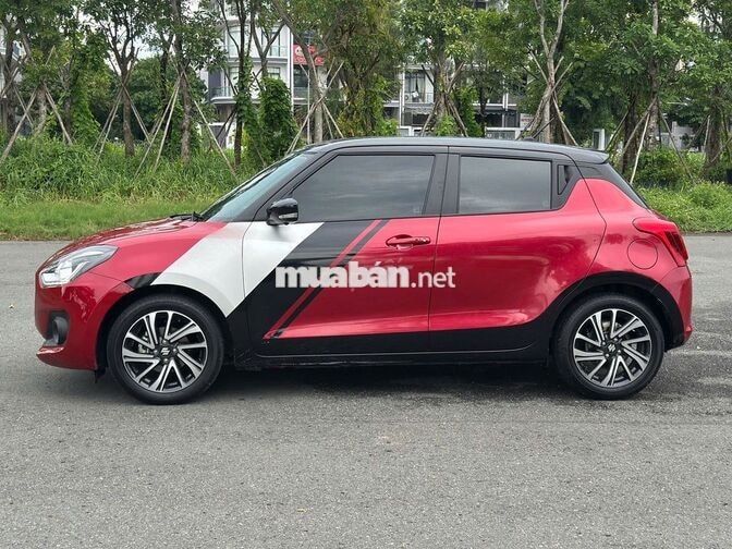 Suzuki Swift 2022 đỏ 2 vạn km