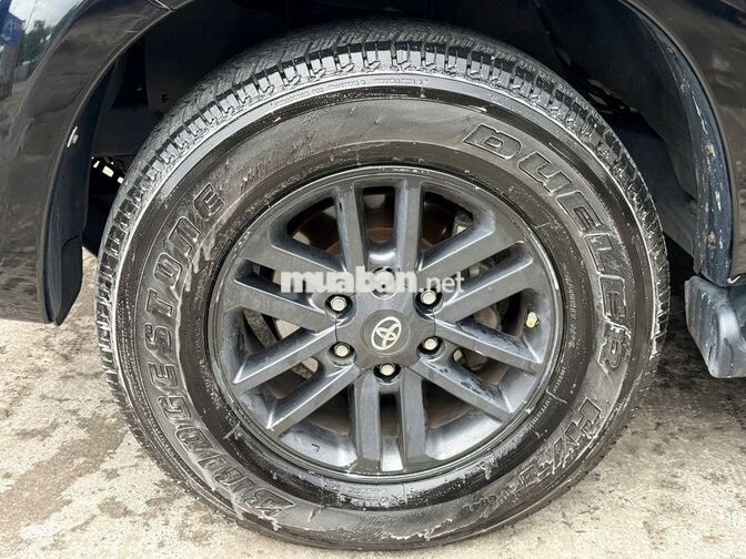 Toyota Fortuner 2.5G MT 2016 Đen 98.107 km