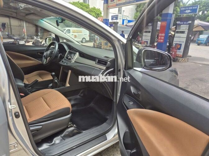Toyota Innova 2020 Bạc 7 chỗ Xăng