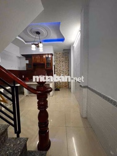 nhà 3,5 x 13, đúc 1 lầu , hẻm xe hơi , 2pn