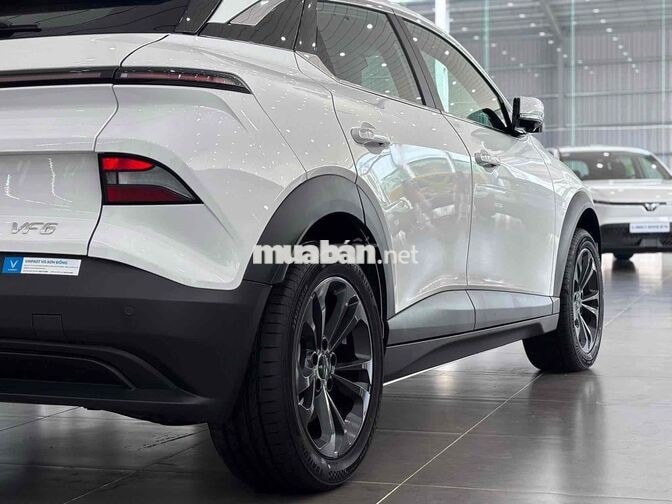 VinFast VF6 Plus SUV điện Trắng