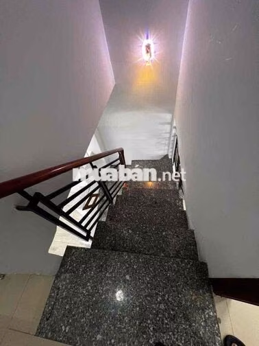 nhà 3,5 x 13, đúc 1 lầu , hẻm xe hơi , 2pn
