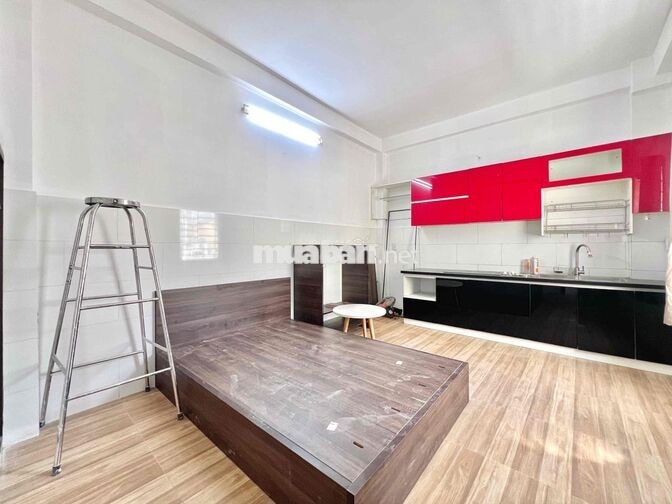 STUDIO CỬA SỔ TRỜI RỘNG 30m2 ĐANG SET UP,SẴN MÁY LẠNH,GẦN CHỢ THẠCH ĐÀ