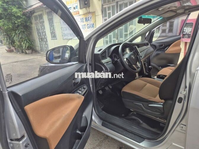 Toyota Innova 2020 Bạc 7 chỗ Xăng