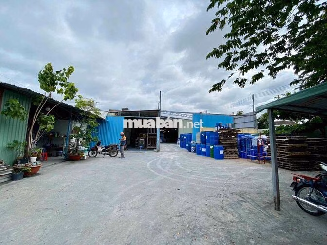 Cho thuê kho xưởng 1200m 1/đường Tô Ký giá 48 triệu