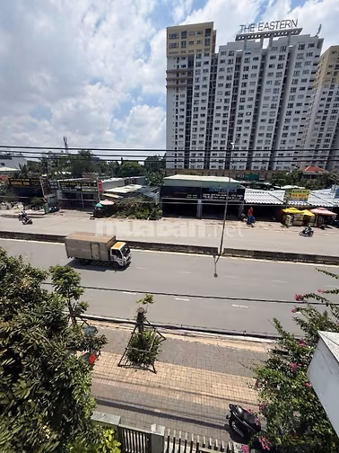 Cần bán 2 căn nhà vị trí đẹp,tiềm năng,  mặt tiền đường Liên Phường