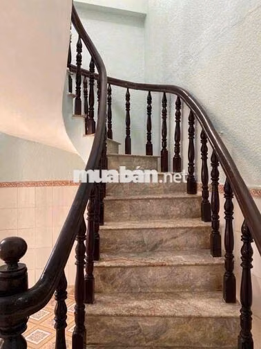 Cho thuê nhà thuộc đường phan huy ích DT 4 x17 trệt lầu giá 6 tr / th