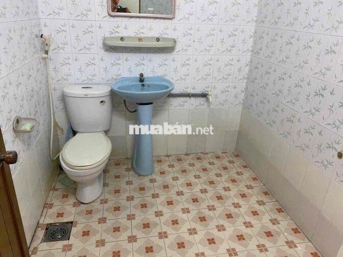 Cho thuê nhà thuộc đường phan huy ích DT 4 x17 trệt lầu giá 6 tr / th