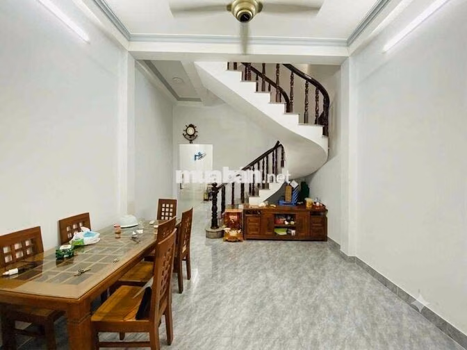 GIẢM 300tr BÁN NHÀ 3TẦNG HẺM Ô TÔ NGAY DƯƠNG QUẢNG HÀM P. AN NHƠN GV