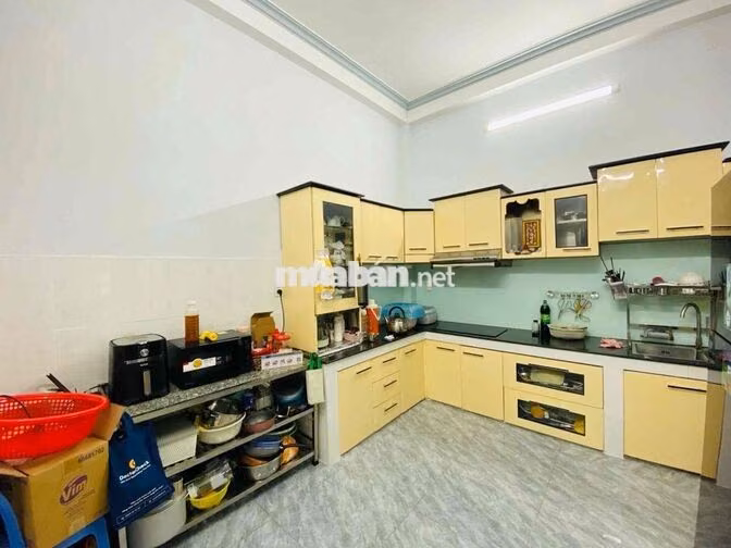 GIẢM 300tr BÁN NHÀ 3TẦNG HẺM Ô TÔ NGAY DƯƠNG QUẢNG HÀM P. AN NHƠN GV