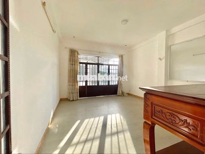 Cho thuê nhà nguyên căn mặt tiền đường Lê Đại Hành, Nha Trang