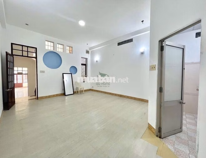 Cho thuê nhà nguyên căn mặt tiền đường Lê Đại Hành, Nha Trang