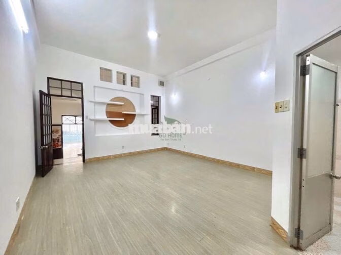 Cho thuê nhà nguyên căn mặt tiền đường Lê Đại Hành, Nha Trang