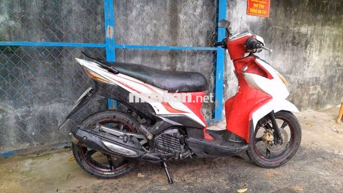 Yamaha Luvias 2013 Đỏ trắng
