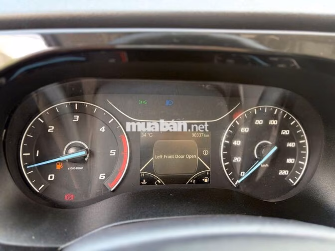 Ford transit 2023 màu trắng - 90.000km