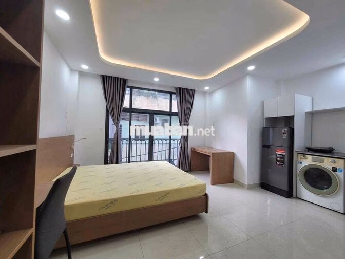 CHDV BAN CÔNG SIÊU LỚN  GIÁ TỐT  – FULL NỘI THẤT, GẦN QUẬN 1