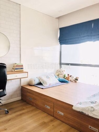 Bán căn hộ chung cư B1 Trường Sa, 50m2, 2pn, 2wc, 3.55 tỷ, có sổ hồng.
