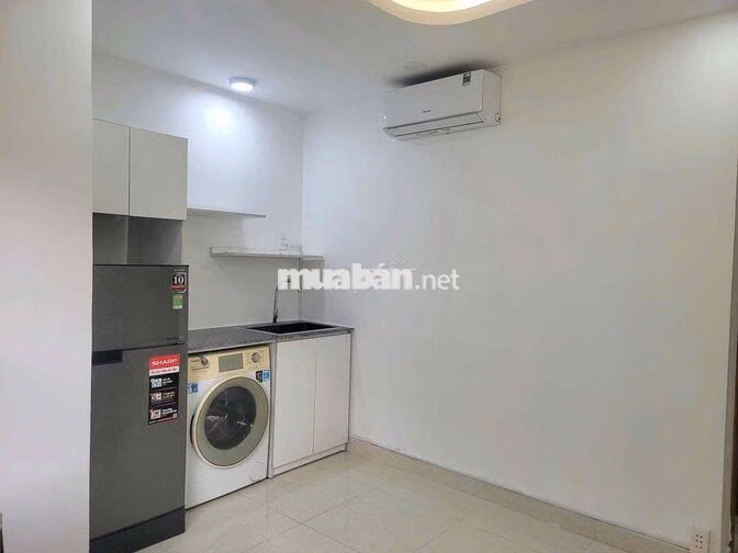 CHDV BAN CÔNG SIÊU LỚN  GIÁ TỐT  – FULL NỘI THẤT, GẦN QUẬN 1