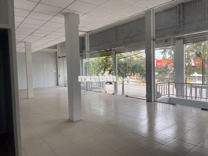 Cho thuê MB 15 x 10m, Hầm + trệt + Lững, mới, 35tr