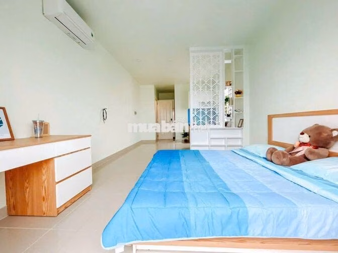 CHDV BAN CÔNG TÁCH BẾP NGAY NGUYỄN VĂN CỪ QUẬN 1