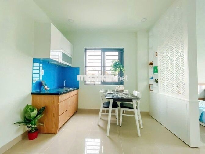 CHDV BAN CÔNG TÁCH BẾP NGAY NGUYỄN VĂN CỪ QUẬN 1
