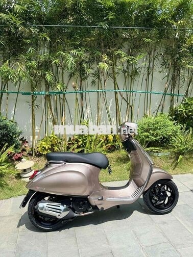Vespa 150 Tech 80th Special Edition odo 1200 km