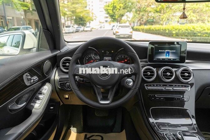 GLC200 2019 màu trắng nt đen cá nhân siêu đẹp