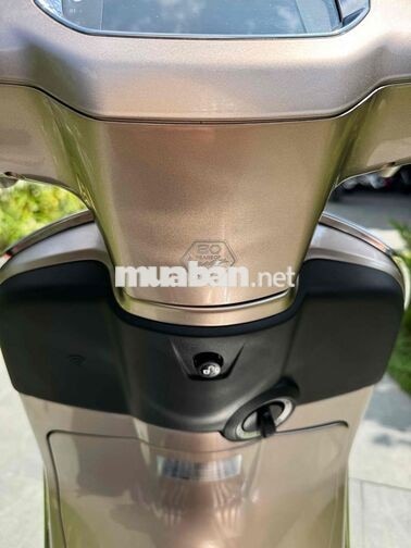 Vespa 150 Tech 80th Special Edition odo 1200 km