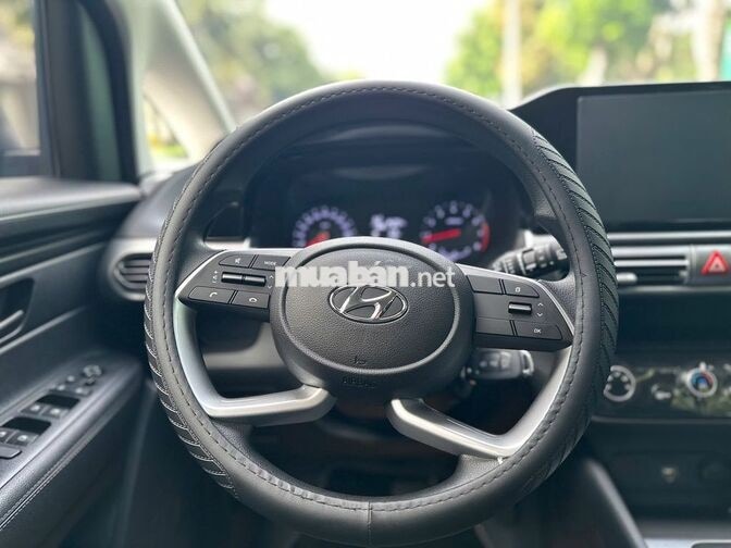 Hyundai Stargazer 1.5 Tiêu Chuẩn 2025 Đen 120 Km
