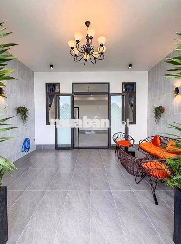 Bán nhà 2 lần diện tích 5m x 22m có hẻm thoát hiểm bên hông 2m và sau