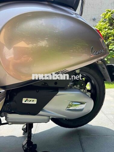 Vespa 150 Tech 80th Special Edition odo 1200 km