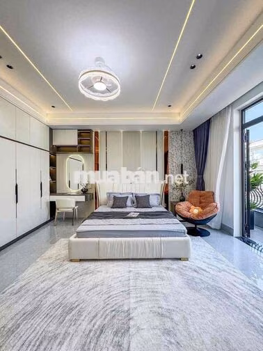 Bán nhà 2 lần diện tích 5m x 22m có hẻm thoát hiểm bên hông 2m và sau