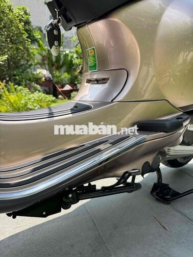 Vespa 150 Tech 80th Special Edition odo 1200 km