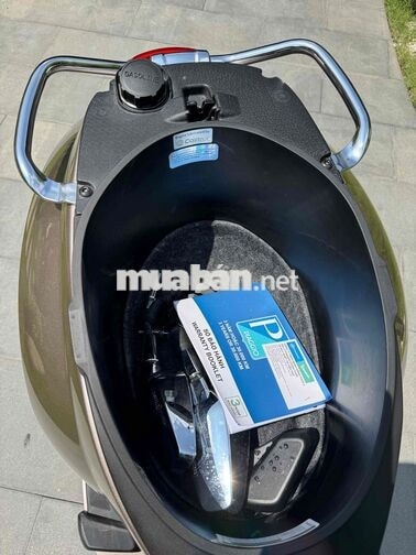 Vespa 150 Tech 80th Special Edition odo 1200 km