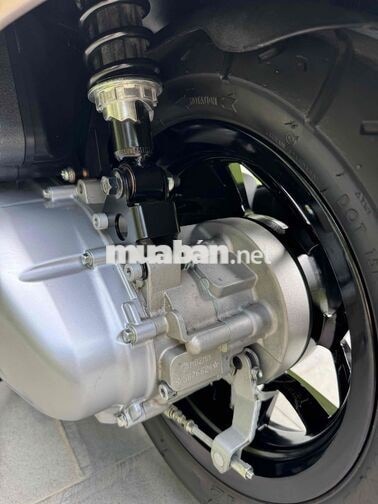 Vespa 150 Tech 80th Special Edition odo 1200 km