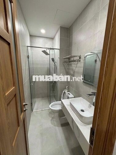 nguyên căn 4 phòng 5 toilet full NT