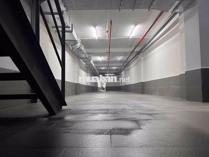 Văn Phòng Gần Sân Bay 70m2 - Miễn Phí Quản Lý - Hầm Xe TM Bảo Vệ …