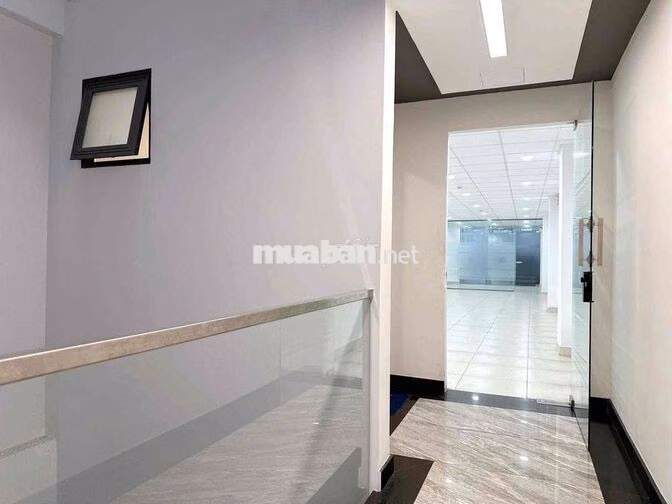 Văn Phòng Gần Sân Bay 70m2 - Miễn Phí Quản Lý - Hầm Xe TM Bảo Vệ …