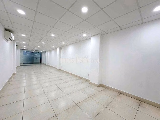 Văn Phòng Gần Sân Bay 70m2 - Miễn Phí Quản Lý - Hầm Xe TM Bảo Vệ …