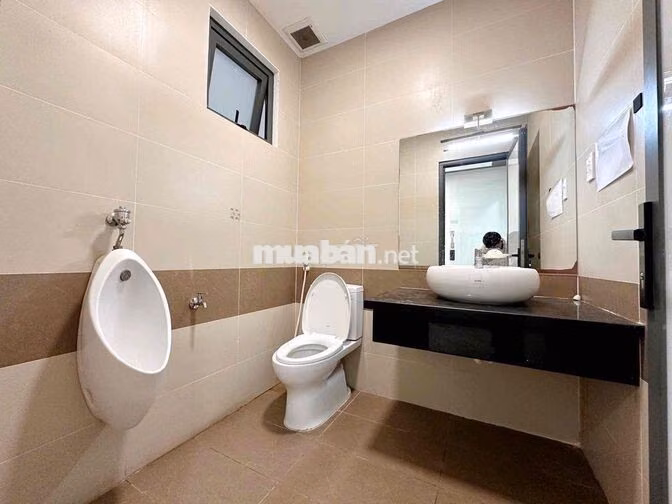 Văn Phòng Gần Sân Bay 70m2 - Miễn Phí Quản Lý - Hầm Xe TM Bảo Vệ …
