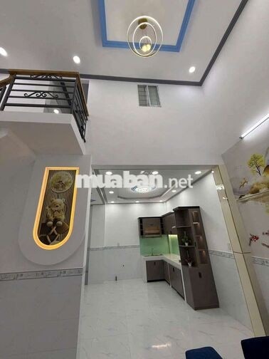 nhà đẹp 3 phòng ngủ 2 lầu wa rẻ vô ở liền nhà mới 